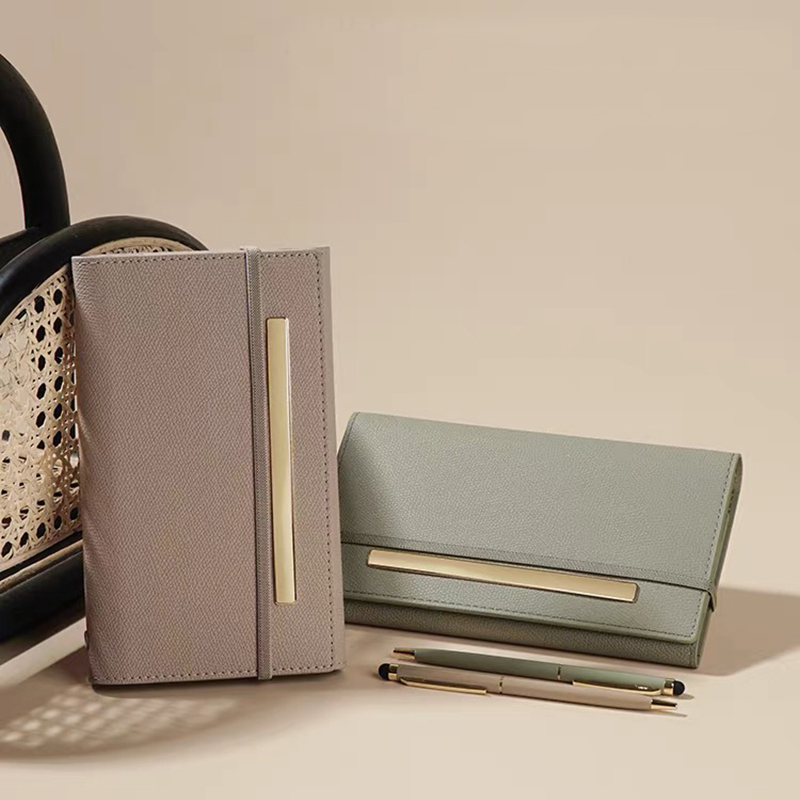 Cahier à couverture rigide en  - Journal Leather Hardcover avis et prix