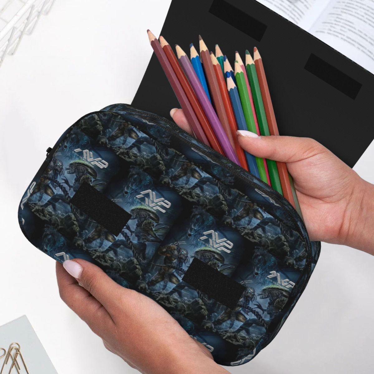 Trousse à crayons Alien Vs Pre - Office Supply Vs Stationery avis et prix